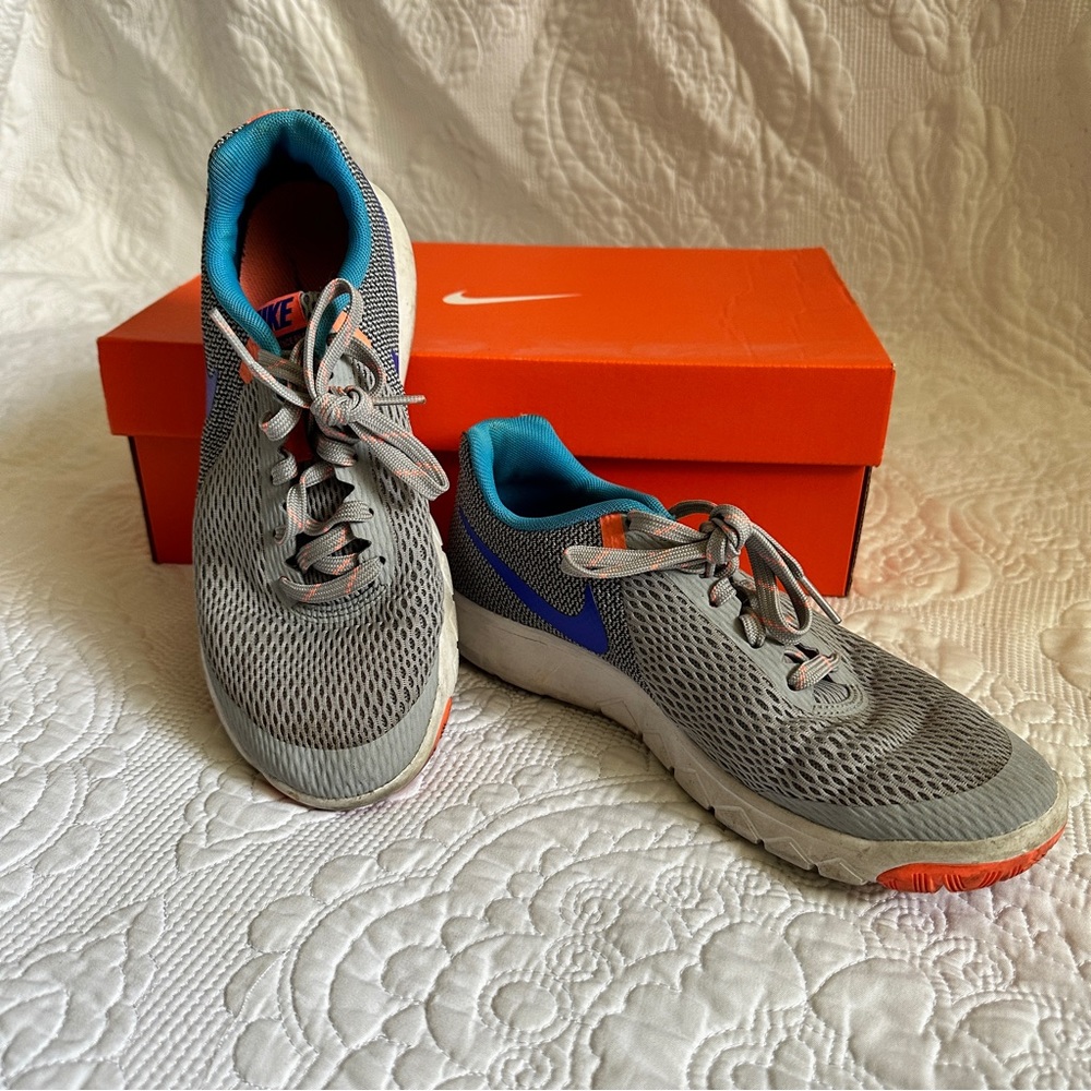Nike women’s Run Swift